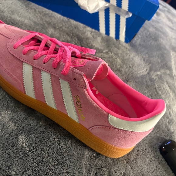 Adidas Gazelle Women's Pink and White Sneakers size Women’s 10 brand new!!! - Picture 4 of 5